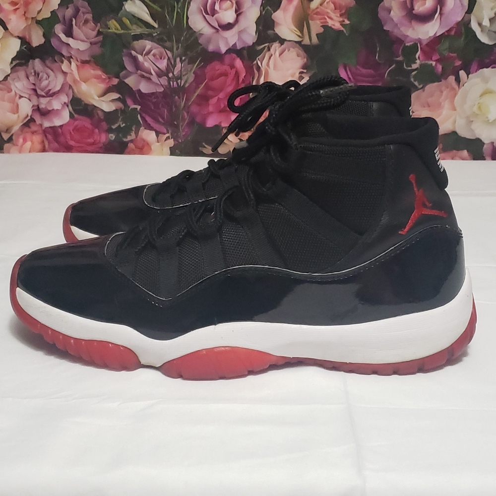 RARE NIKE MEN'S AIR JORDON 11 RETRO ICONIC SNEAKERS
